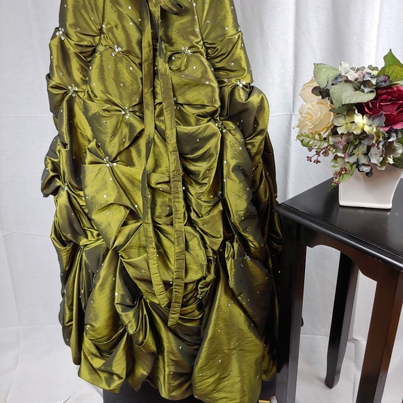 Maggie Sottero Ball Gown 2 - Picture 6 of 8